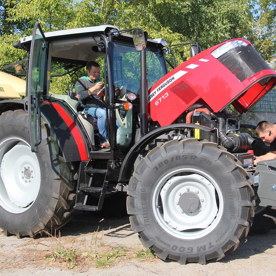Трактор Massey Ferguson 6713 – универсальный выбор для сельскохозяйственных работ