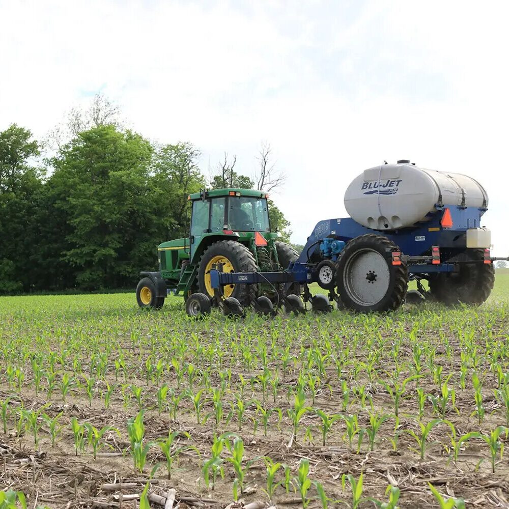 Современный растениепитатель Blue-Jet AT4015 для внесения удобрений